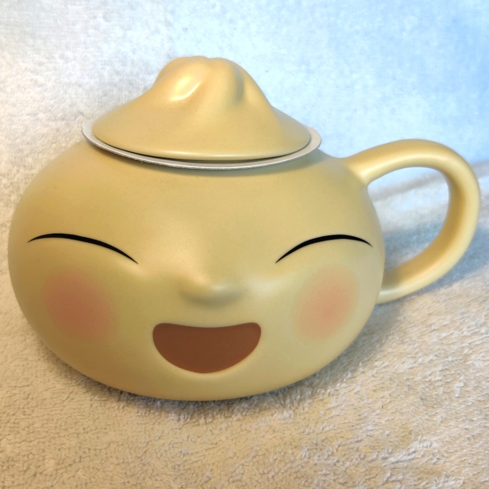 Disney Parks Disney/Pixar Bao mug with top NWOT